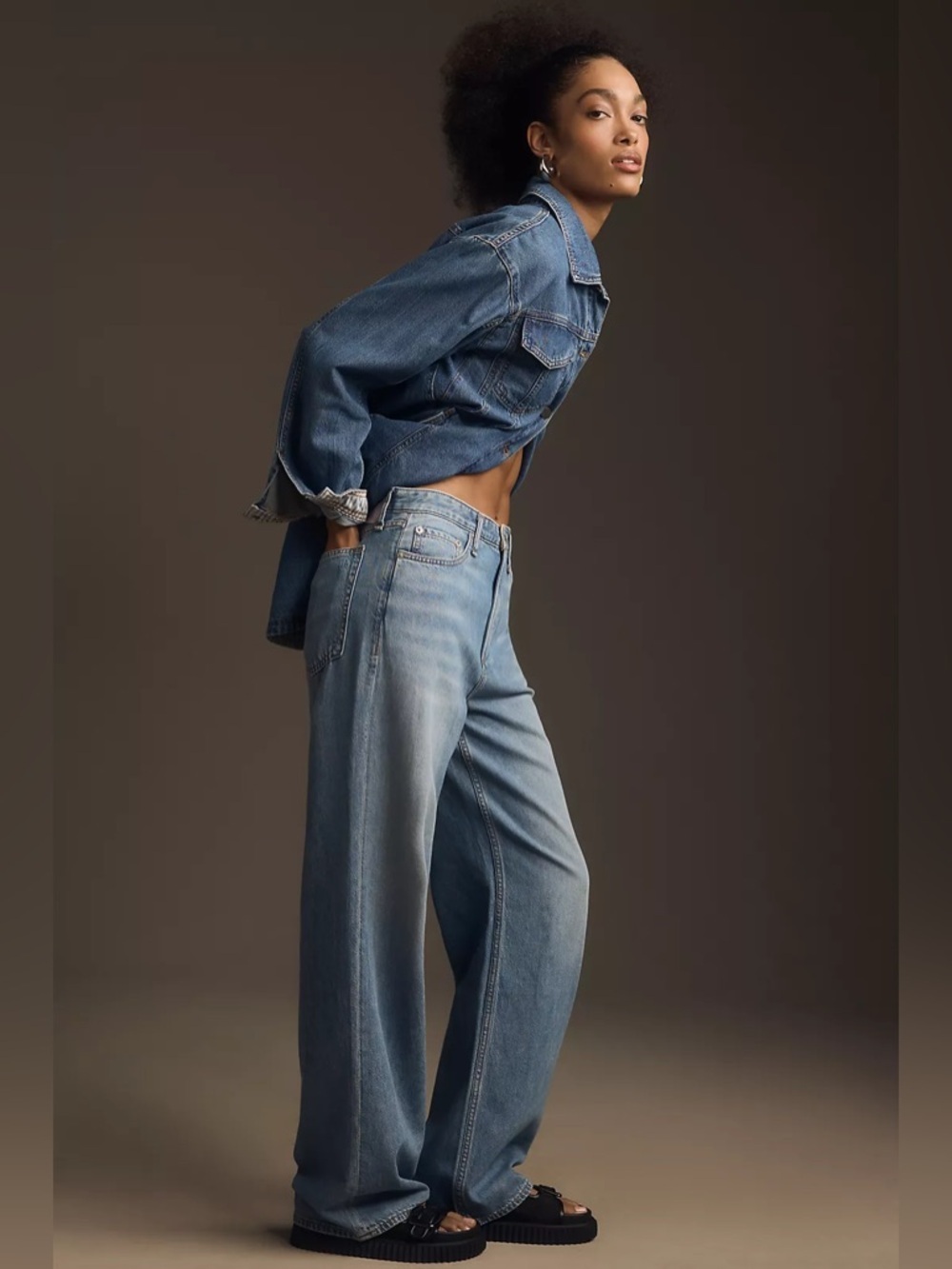 Rag & Bone Featherweight Logan Mid-Rise Wide Leg Jean in Shade Audrey - Picture 3 of 12